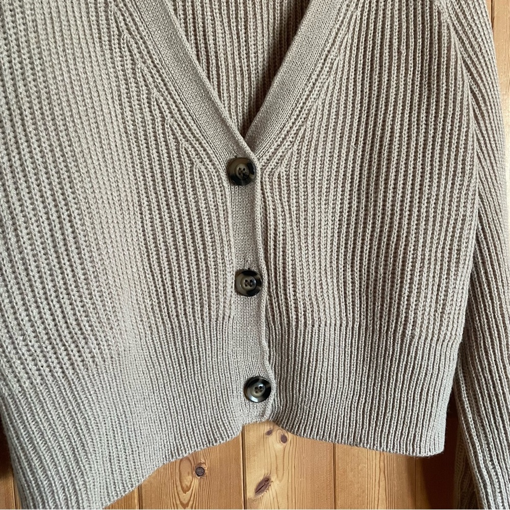 Cropped Cardigan - Picture 2 of 5
